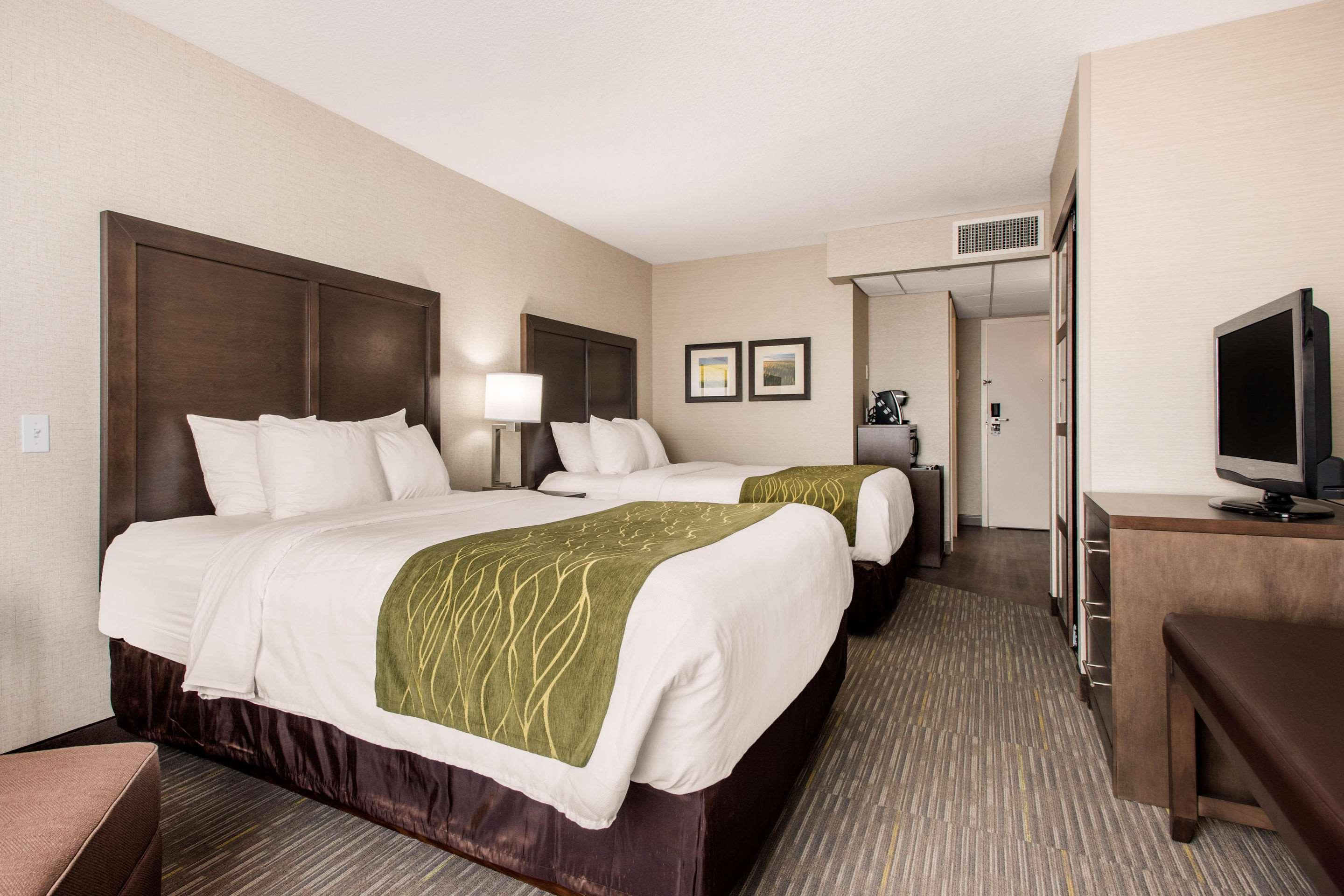 Comfort Inn & Suites Red Deer Esterno foto