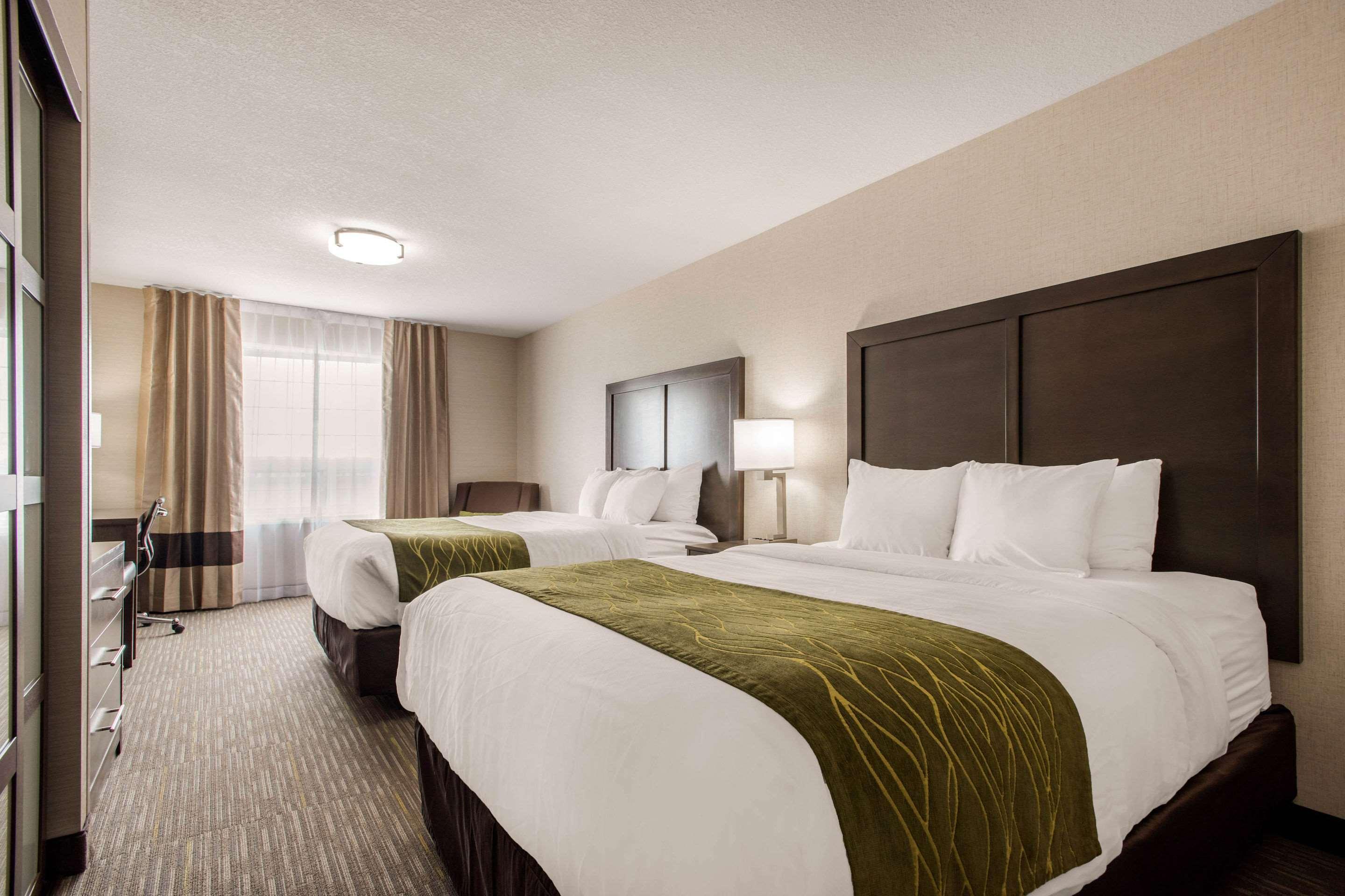 Comfort Inn & Suites Red Deer Esterno foto