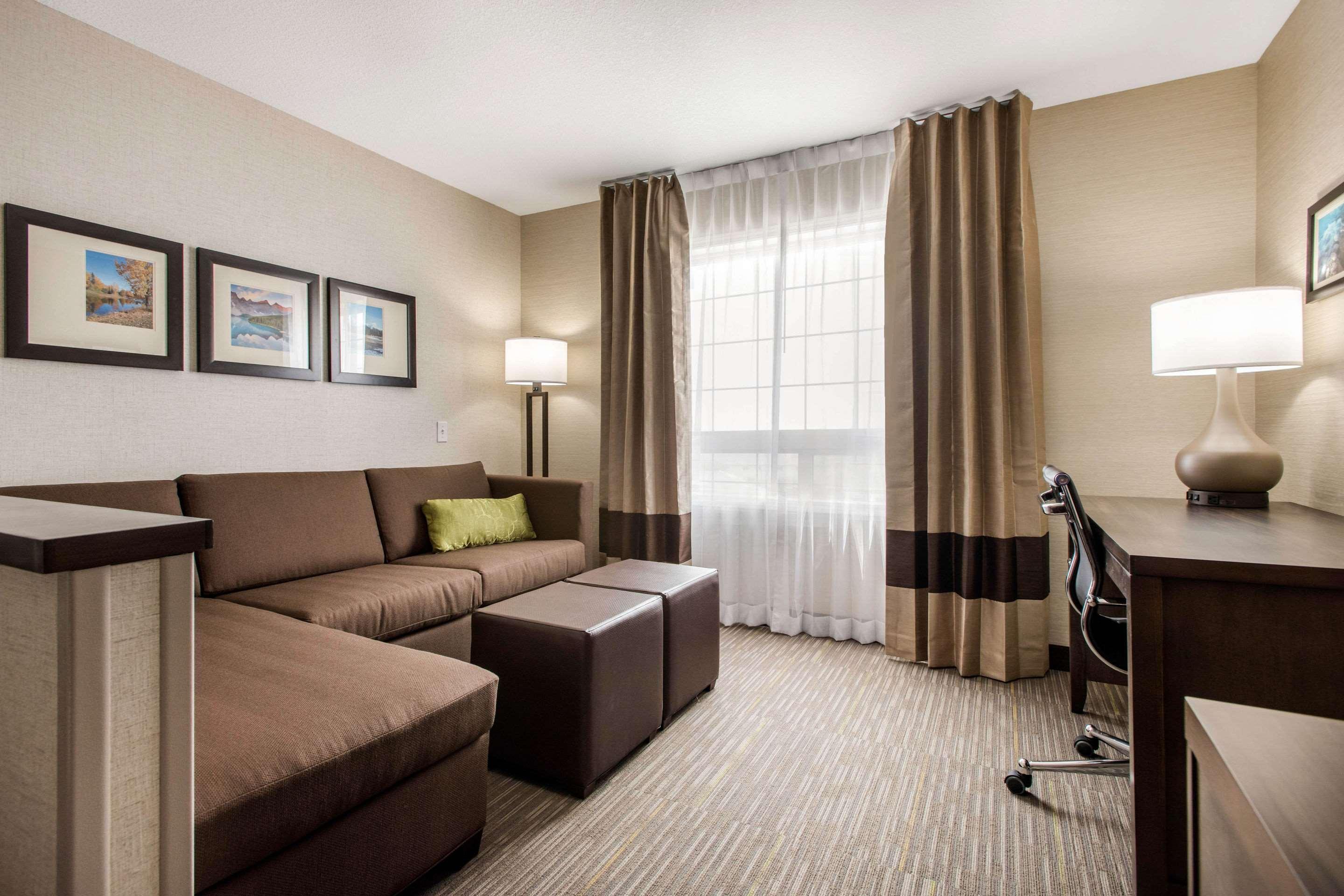 Comfort Inn & Suites Red Deer Esterno foto