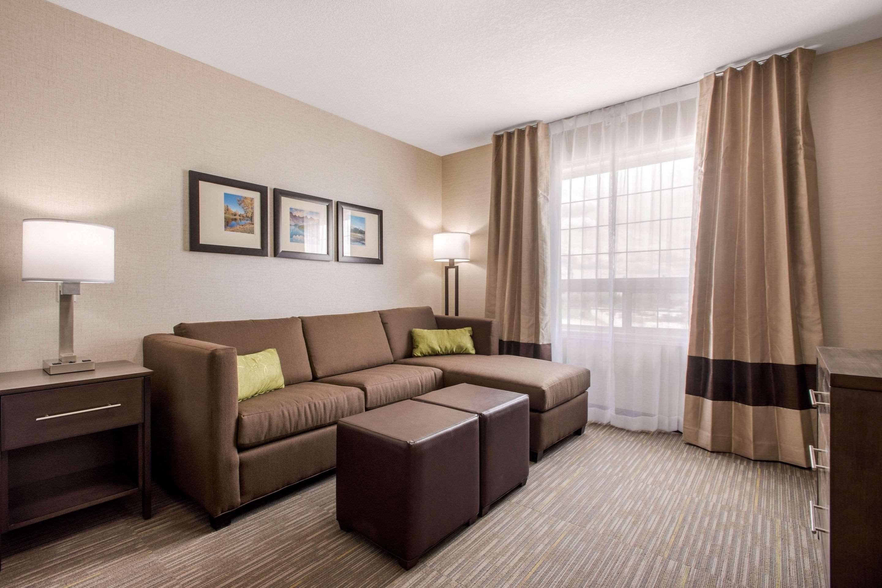 Comfort Inn & Suites Red Deer Esterno foto