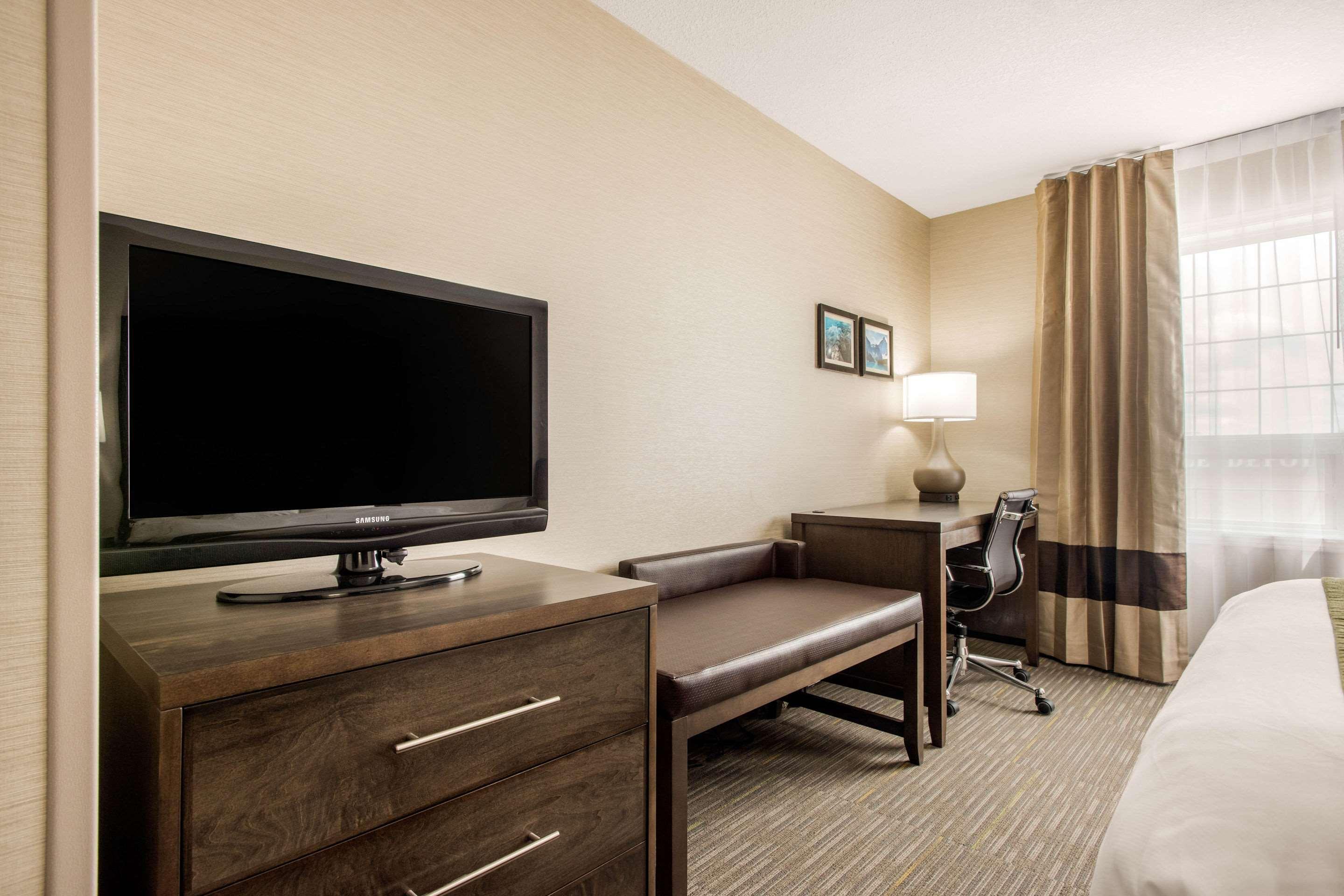 Comfort Inn & Suites Red Deer Esterno foto