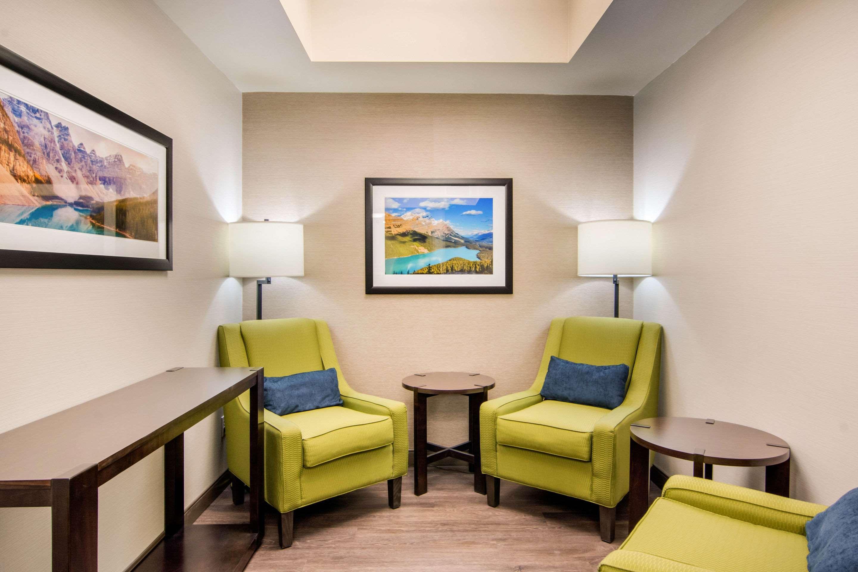 Comfort Inn & Suites Red Deer Esterno foto