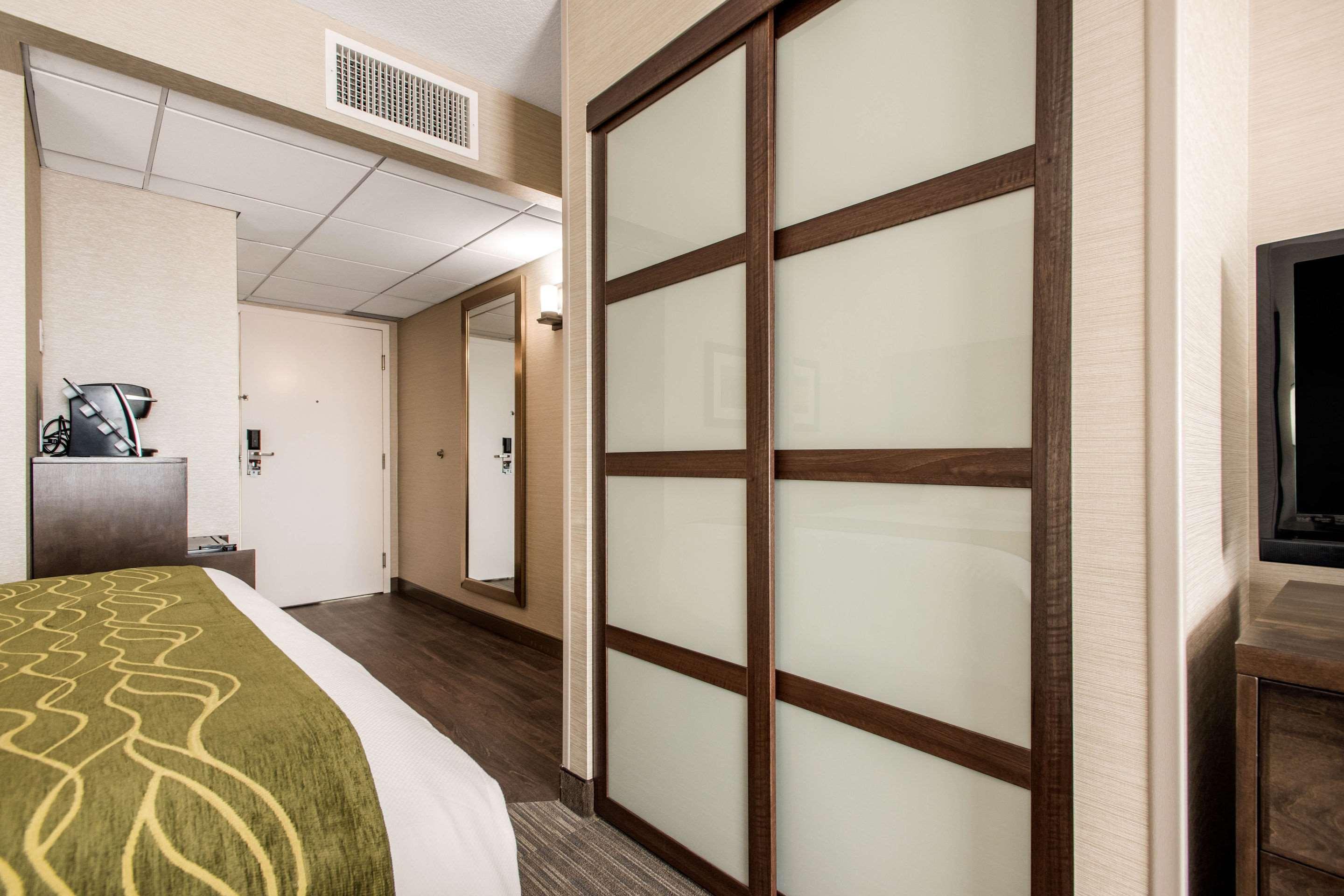 Comfort Inn & Suites Red Deer Esterno foto