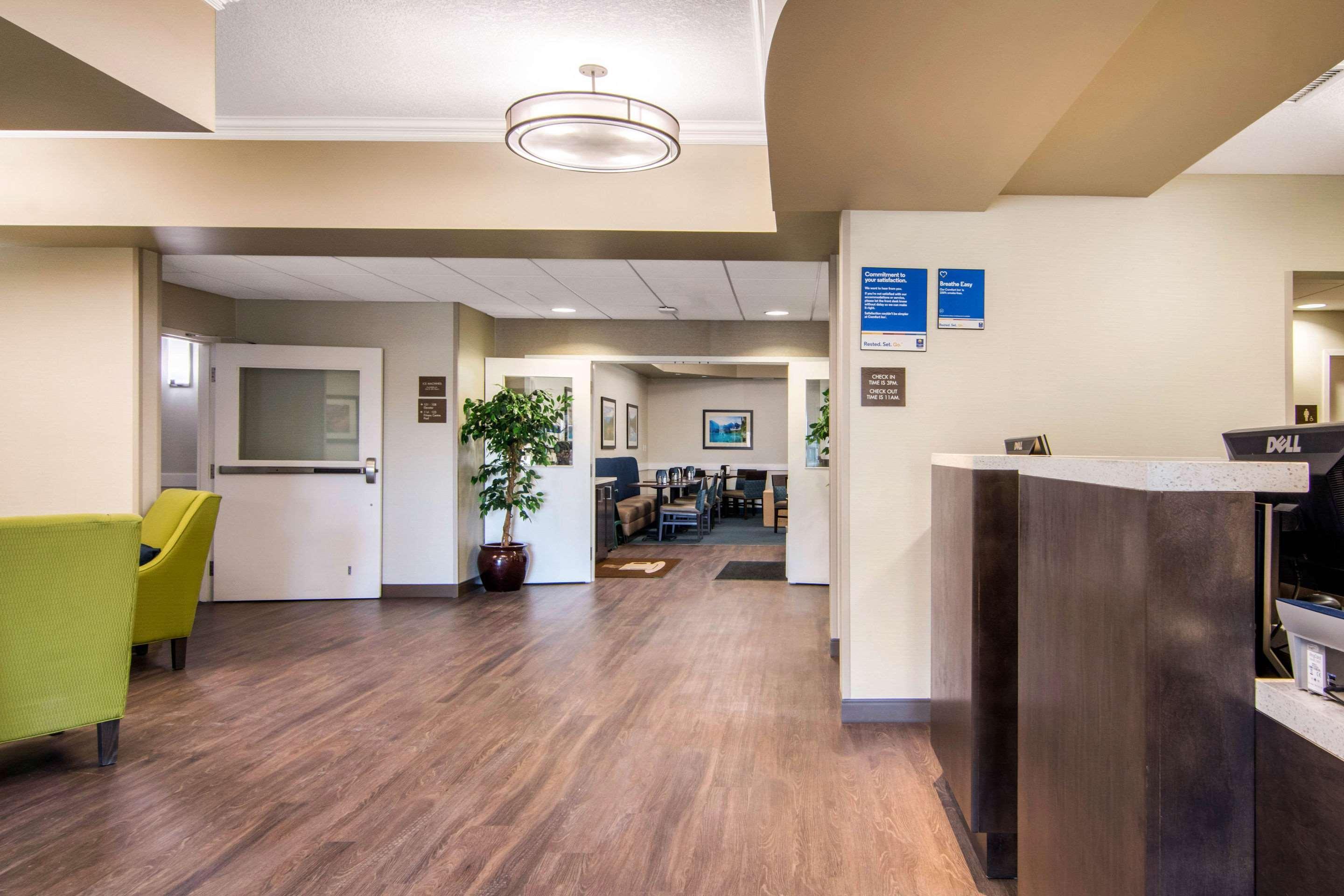 Comfort Inn & Suites Red Deer Esterno foto