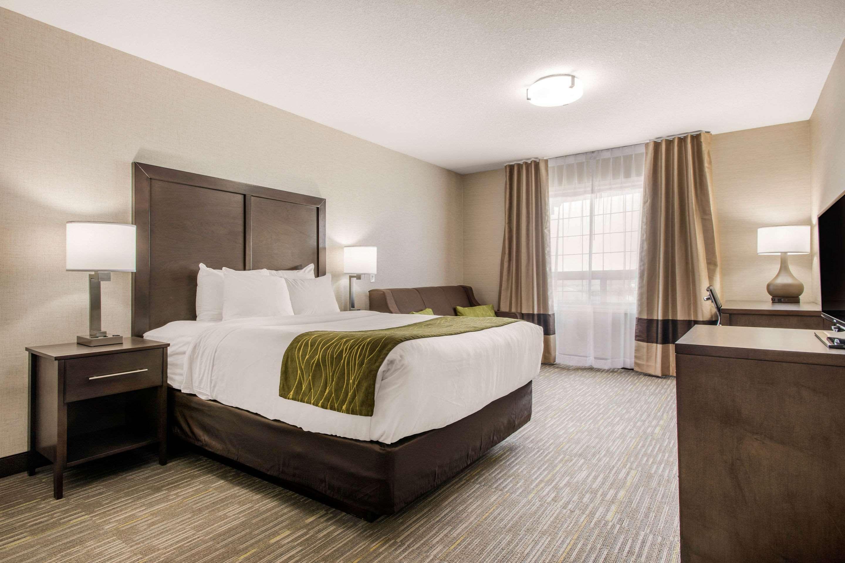 Comfort Inn & Suites Red Deer Esterno foto