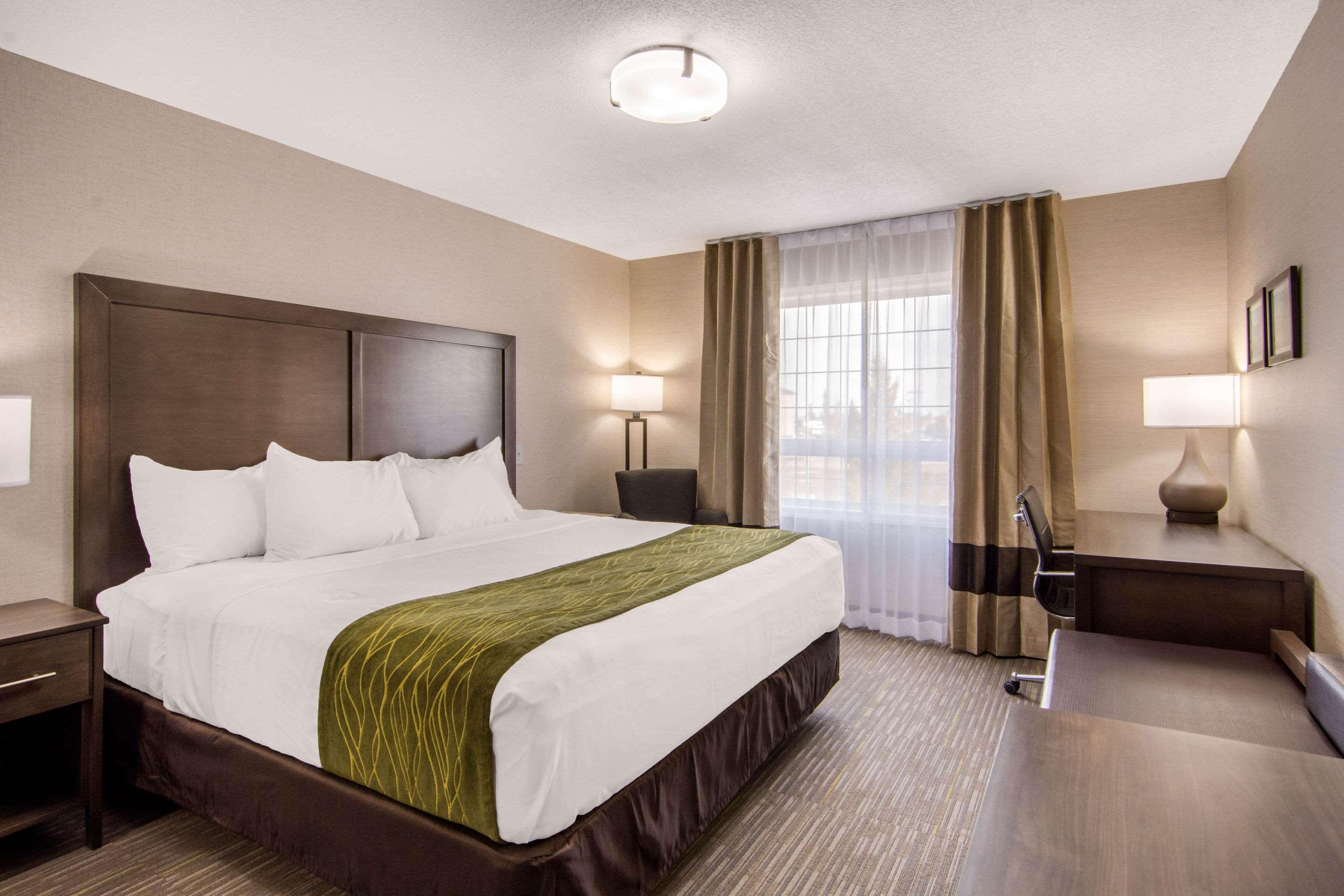 Comfort Inn & Suites Red Deer Esterno foto