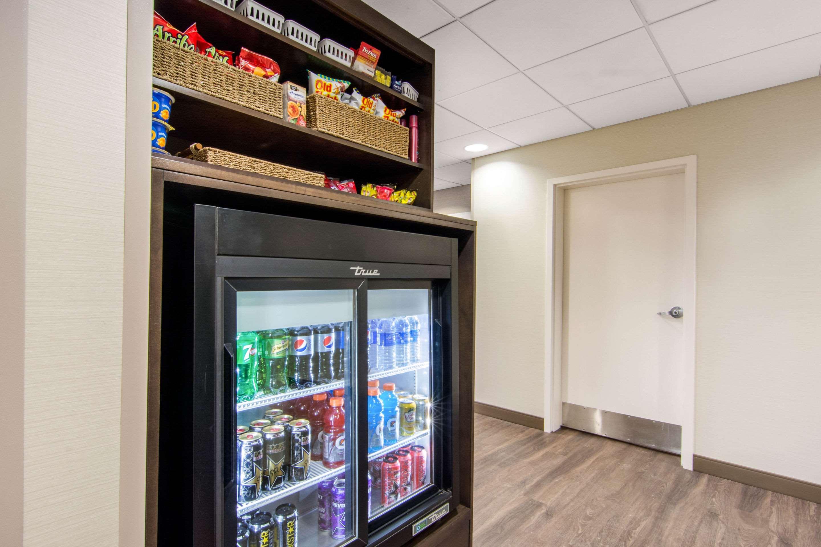 Comfort Inn & Suites Red Deer Esterno foto