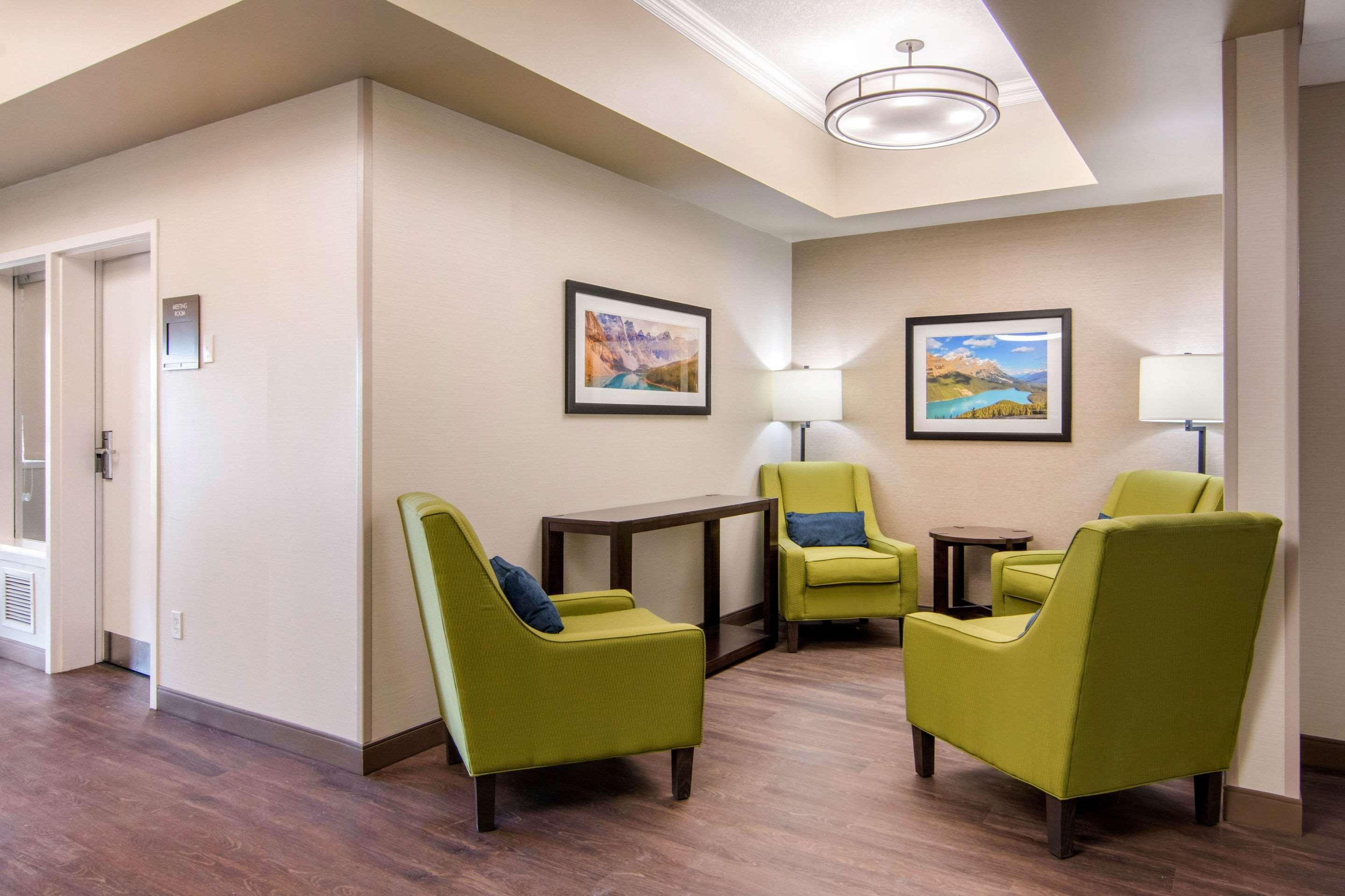 Comfort Inn & Suites Red Deer Esterno foto