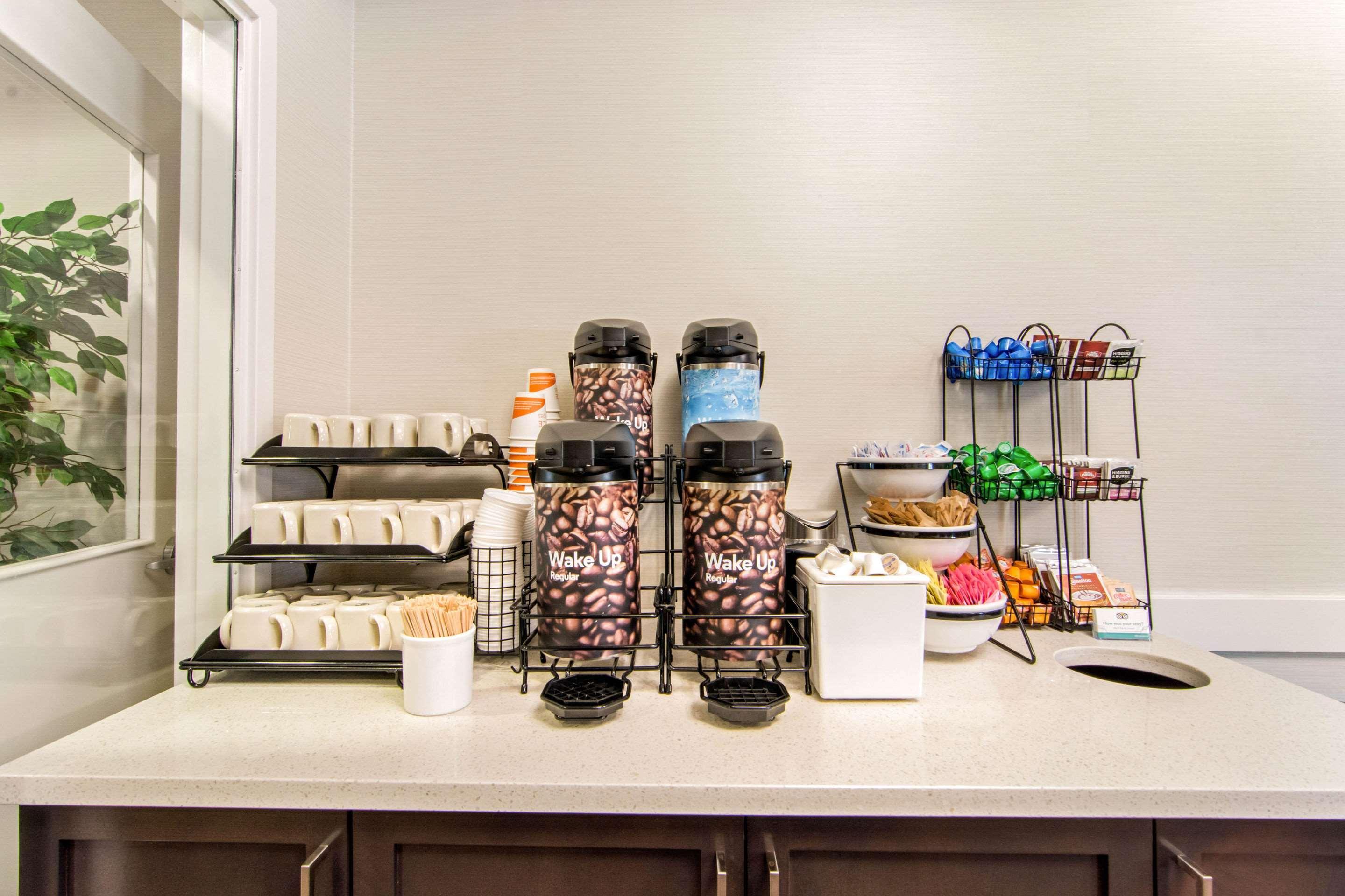 Comfort Inn & Suites Red Deer Esterno foto