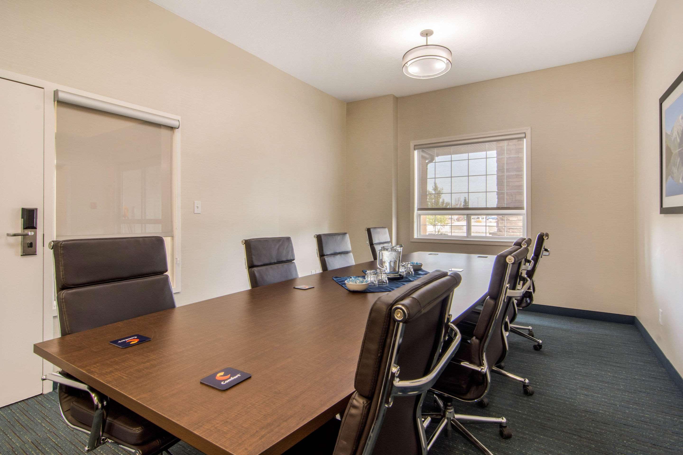 Comfort Inn & Suites Red Deer Esterno foto