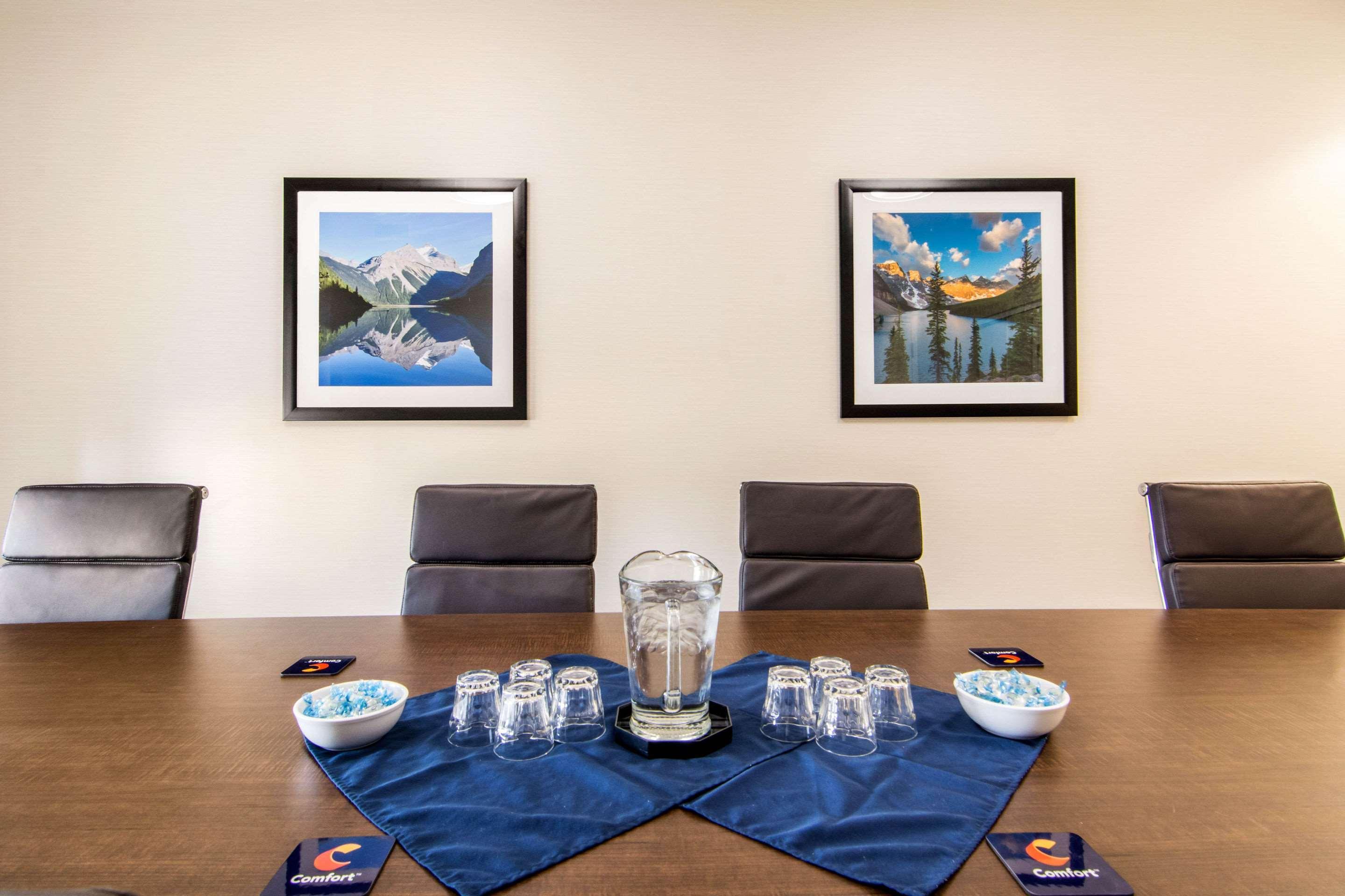 Comfort Inn & Suites Red Deer Esterno foto