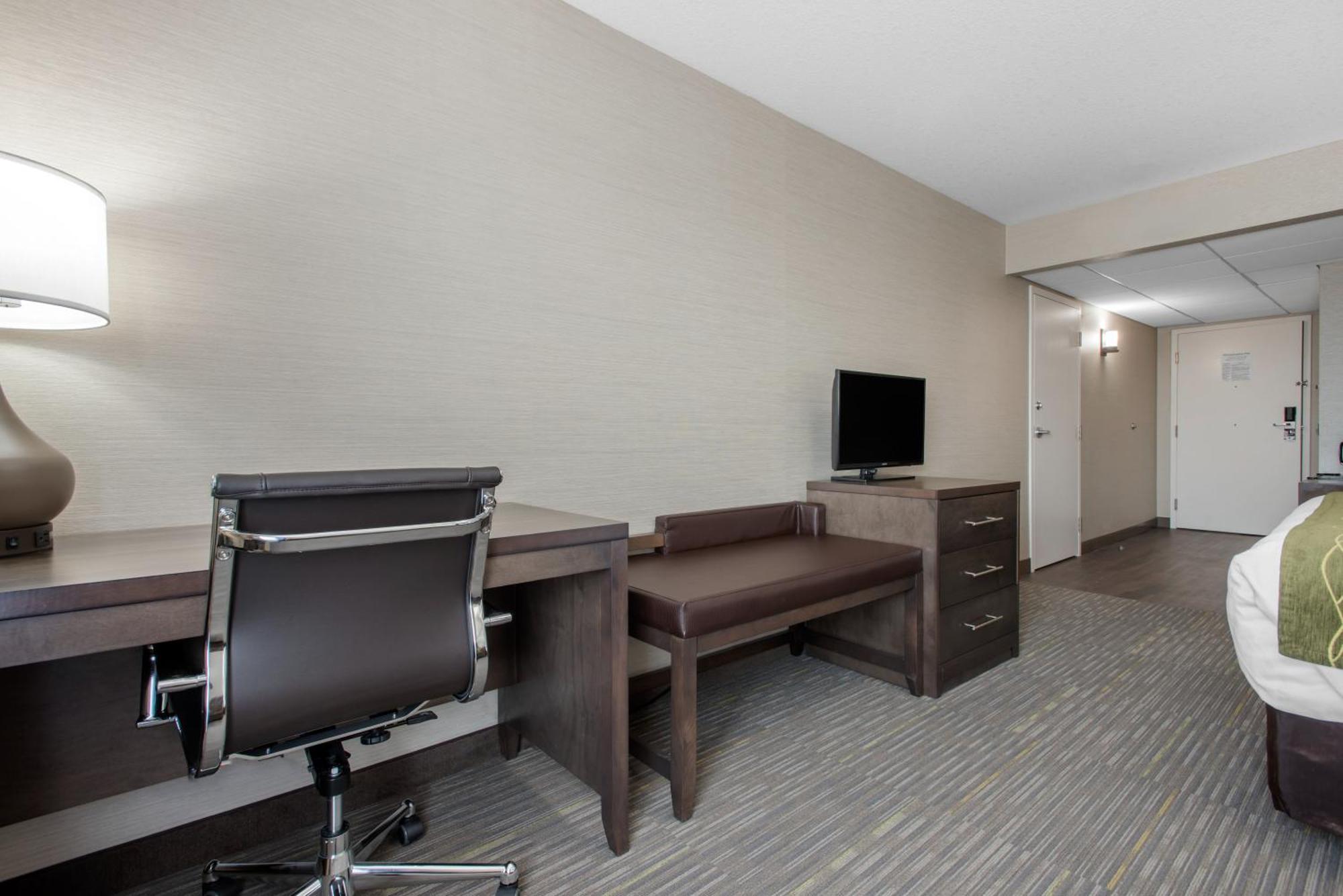Comfort Inn & Suites Red Deer Esterno foto