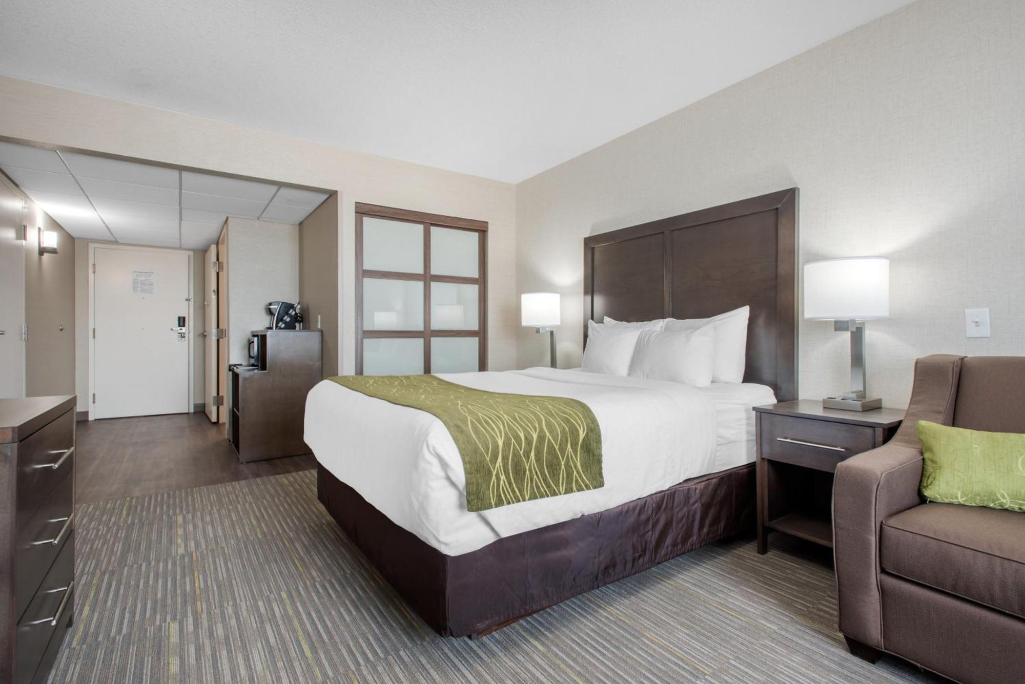 Comfort Inn & Suites Red Deer Esterno foto