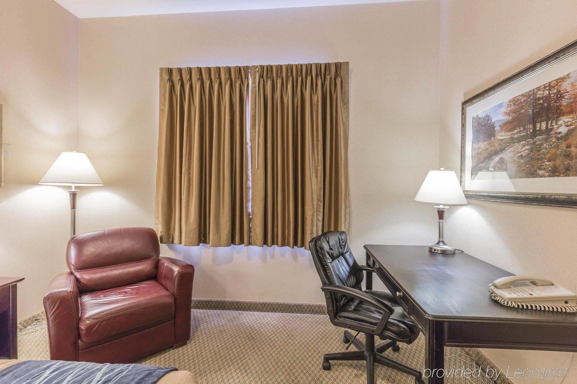 Comfort Inn & Suites Red Deer Esterno foto